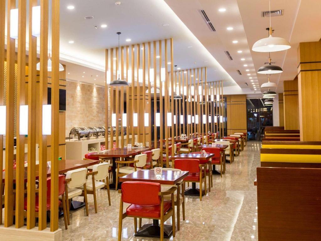 Ibis Dongguan Dongcheng Hotel Exterior photo