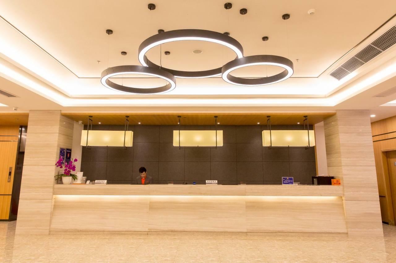 Ibis Dongguan Dongcheng Hotel Exterior photo