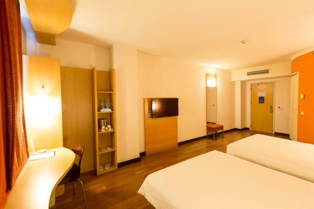 Ibis Dongguan Dongcheng Hotel Exterior photo