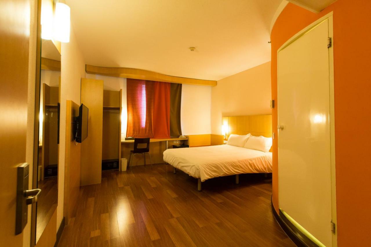 Ibis Dongguan Dongcheng Hotel Exterior photo
