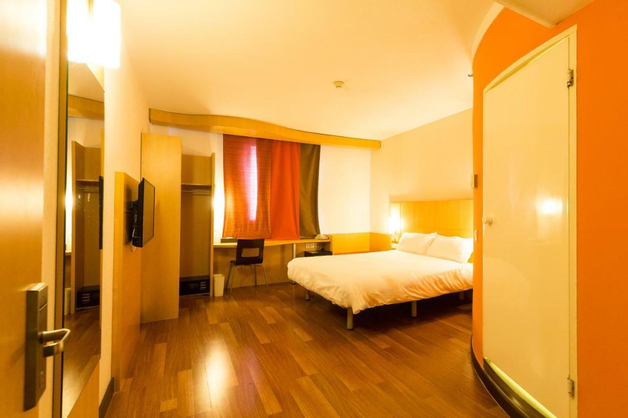 Ibis Dongguan Dongcheng Hotel Exterior photo